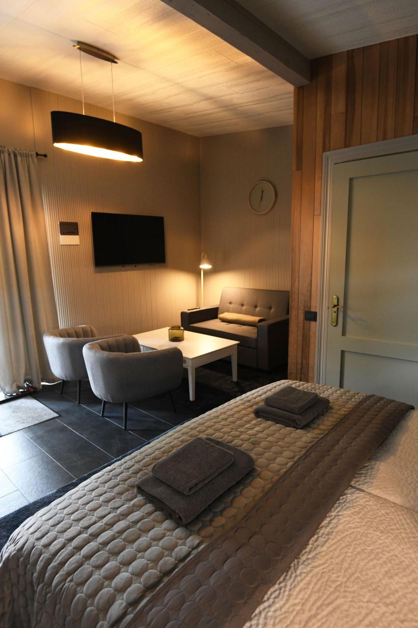 Bahnhofs Hotel อาลูคเซน์ ภายนอก รูปภาพ